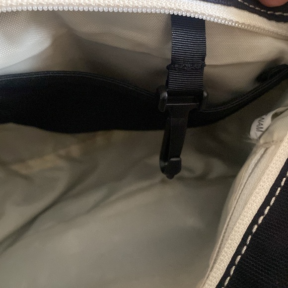 Sherpani black nylon lightweight crossbody purse with adjustable strap - Picture 8 of 11